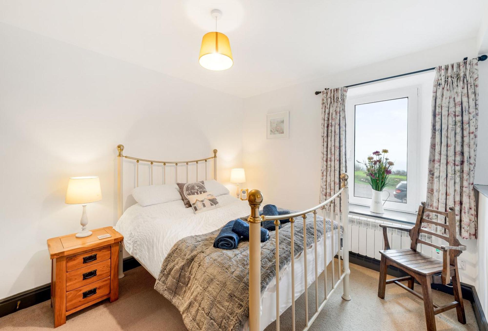 Villa Journeys End With Stunning Sea Views From The Headland Coverack Exterior foto